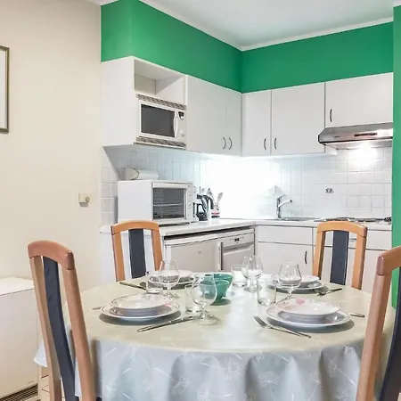 2 Bedroom In * Ostend